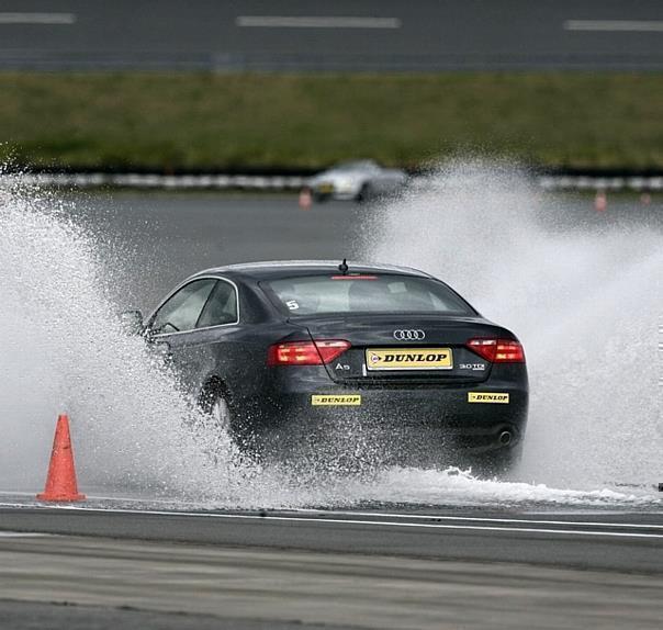 Die Chance, drei Monate zum Reifen-Testfahrer zu werden, bot Dunlop im großen Testfahrer-Casting. Rund 10.000 Teilnehmer machten beim lehrreichen interaktiven Gewinnspiel mit.